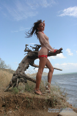 Nature-Girls-Photos/024/060829-024-img_0051.jpg