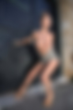 [photodromm.com] 2015-01/[photodromm.com] - 2015.01.18 - Vivien - Shades Of Grey (x50) 1333x2000/10l.jpg