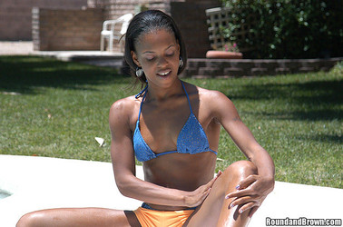 RoundNBrown - 2004-2010/[2004-07-12] Slippery When Wet (Marie, Bob)/slippery_when_wet/marie-013.jpg