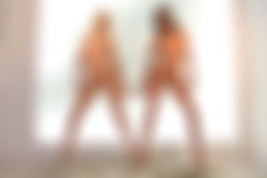 [photodromm.com] 2015-01/[photodromm.com] - 2015.01.02 - Stevie & Ellamai - Double Fantasy (x46) 1333x2000/35l.jpg